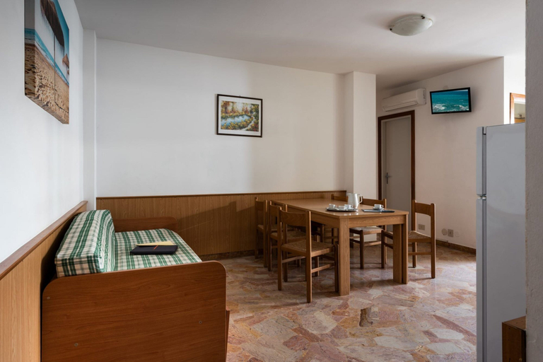 Dining, Seaside Getaway With Terrace in Bibione, Venezia