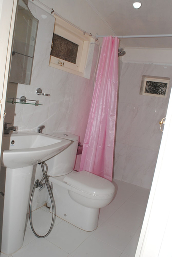 Bathroom, Relaxed Style of Stay, K.F.G. & G. Korale