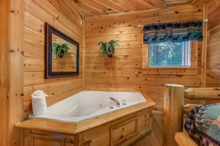 Bathroom 3, Night Moves, Sevier