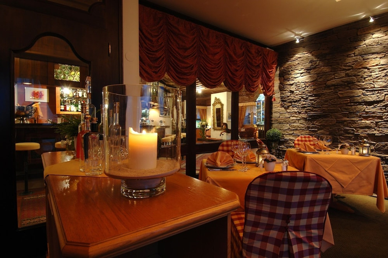Food & Drinks