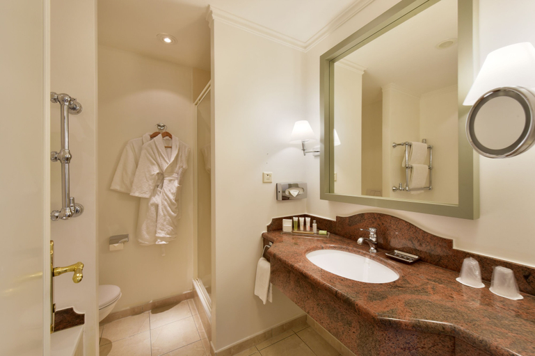 Bathroom 5, Hotel La Barcarolle, Nyon