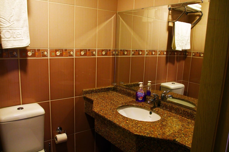 Bathroom 5, Isik Otel, Ayvalık