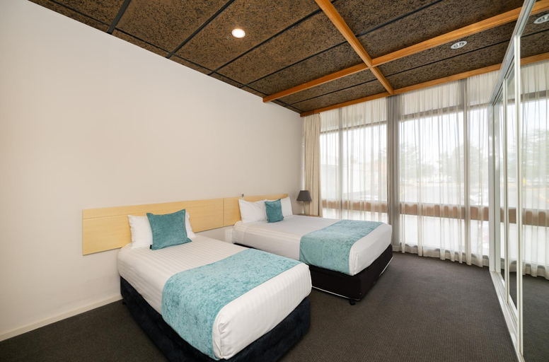 Bedroom 3, Belconnen Way Hotel & Serviced Apartments, Canberra