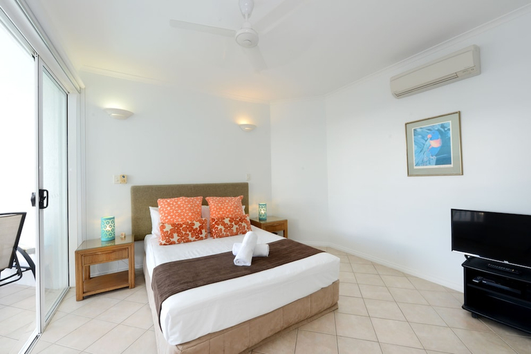 Bedroom 3, Driftwood Mantaray - Official Onsite Reception and Check In, Douglas