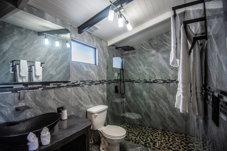 Bathroom 3, Villa Roca, Aguirre