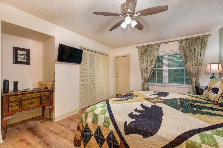 Room 3, Cs Creekside Condo, Sevier