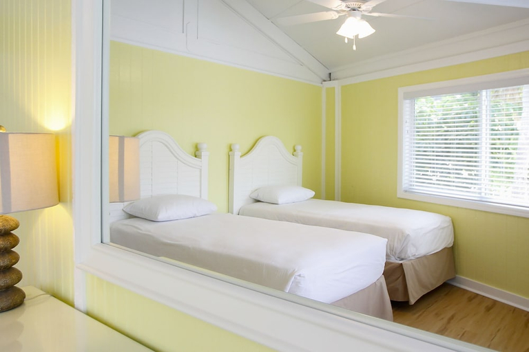 Bedroom 2, Topsider Resort, Monroe
