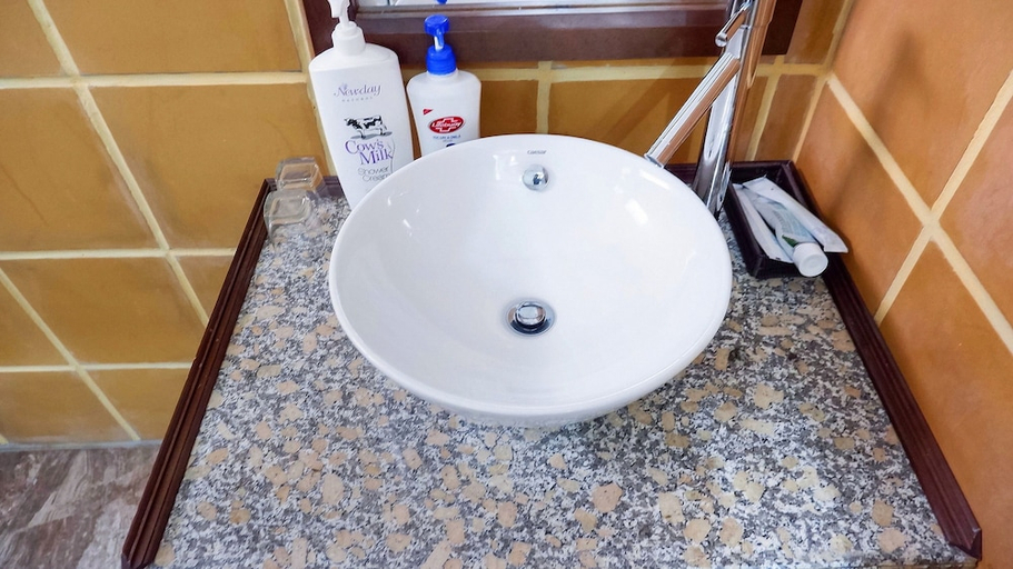 Bathroom, Ananas Family Hotel - Pool Terrace, Phú Nhuận
