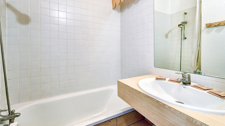 Bathroom 4, Vacanceole - Residence Vega, Hautes-Alpes