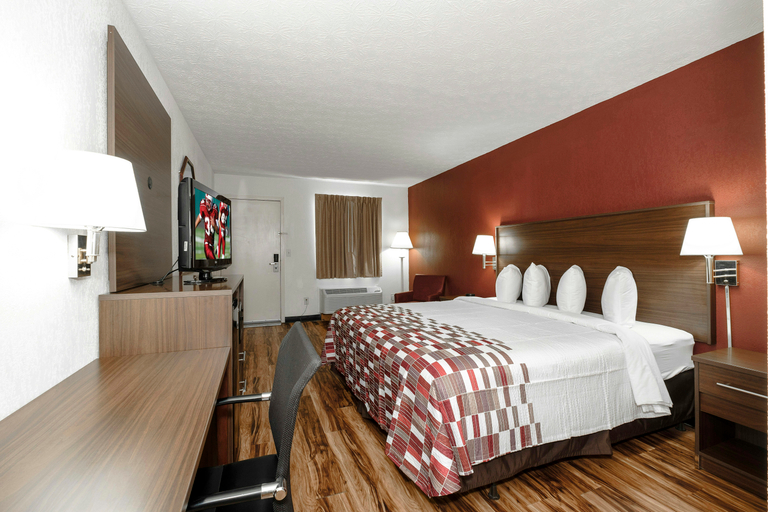 Bedroom 2, Red Roof Inn Edgewood, Harford