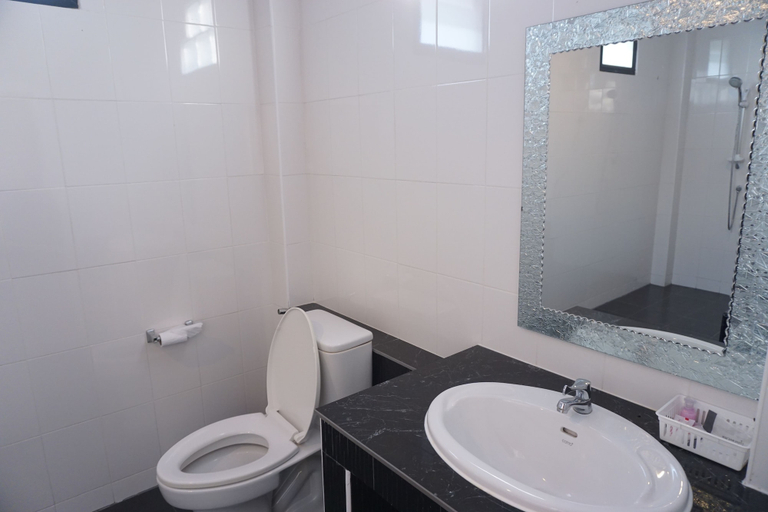 Bathroom 3, S Ville Resort, Muang Uthai Thani