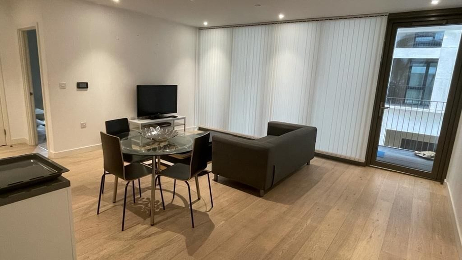 Others 4, Fully Serviced One Bed Apartment In Rw, London