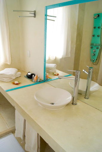 Bathroom 3, Terrazas de la Viuda, n.a289
