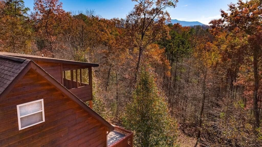 Property grounds 4, Serenity, Sevier