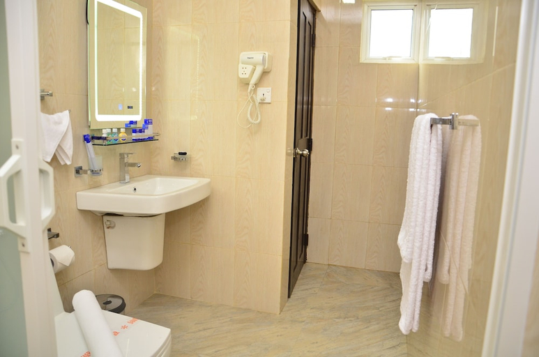 Bathroom 3, Hotels JoJos, Nuwara Eliya
