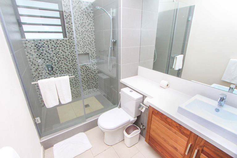 Bathroom 3, Nitzana Ile Maurice
