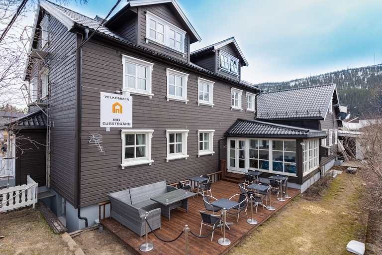 Exterior & Views