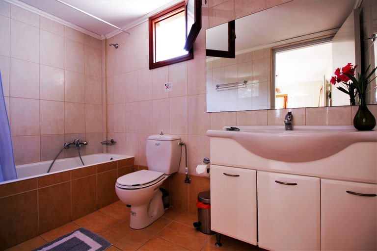 Bathroom 3, Ampavris Family Apartments, South Aegean
