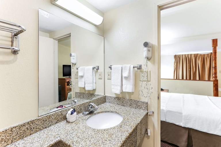 Bathroom 4, Americas Best Value Inn & Suites El Centro, Imperial