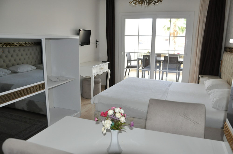 Bedroom 2, Akbük Palace Hotel & Residence, Milas