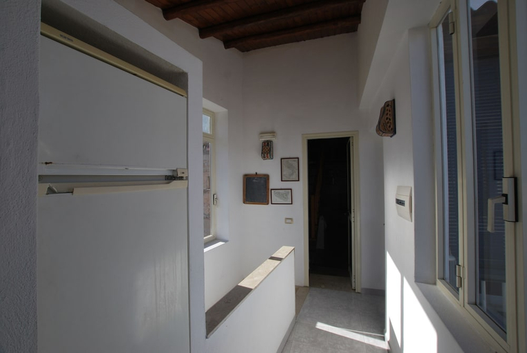 Others 5, Loft Lipari, Messina