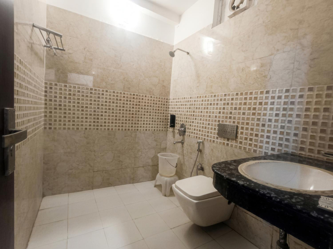 Bathroom 5, Hotel Sun Village by Palm Aryan, Dehradun