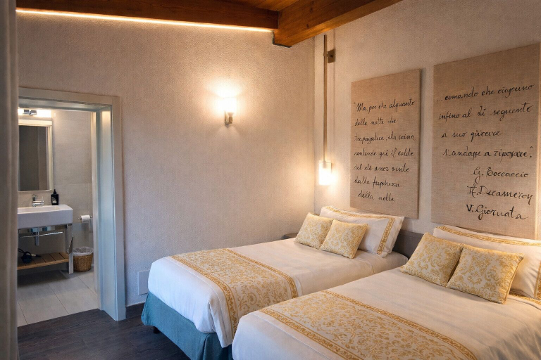 Room 4, Villa LA Tabaccaia, Florence