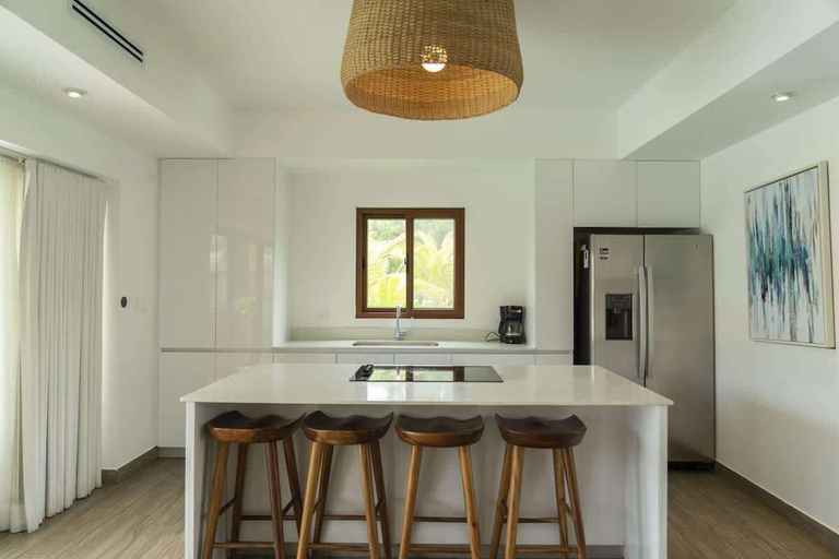 Private kitchen 5, Apex Executive Apartments - Monterrico, Taxisco