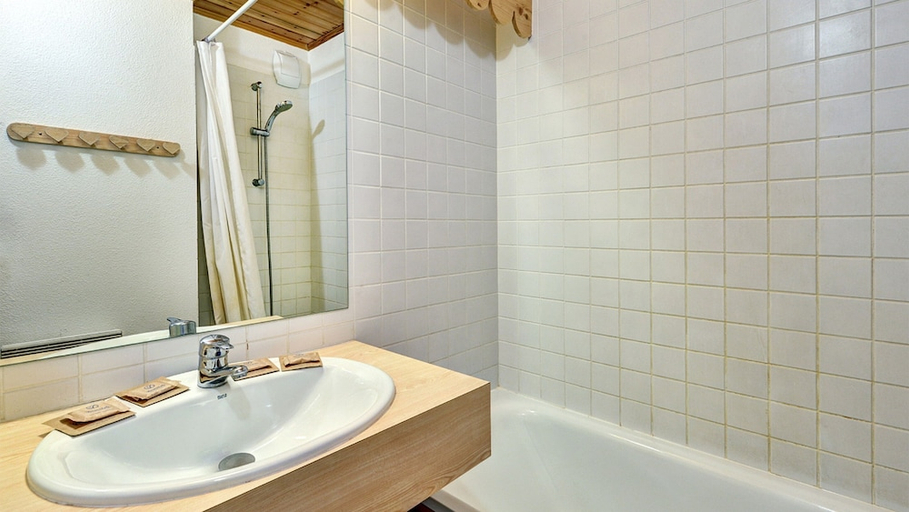 Bathroom 4, Vacanceole - Residence Vega, Hautes-Alpes