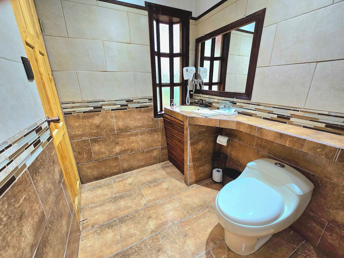 Bathroom 3, Hotel De Montana Suria, Pérez Zeledón
