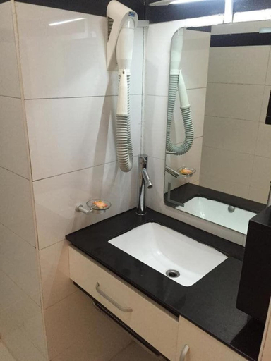 Bathroom, Hôtel White Palace, Analamanga