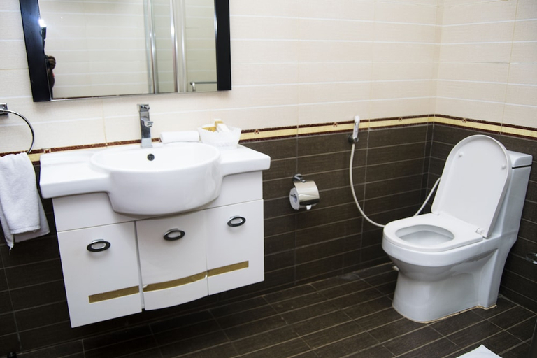 Bathroom 5, Flomi Hotel, Morogoro Urban