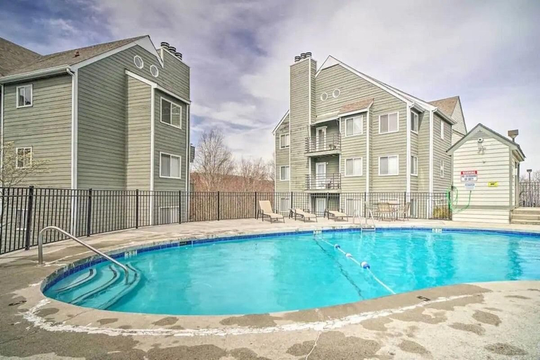 Pool 4, Adventure Lodge, Sevier