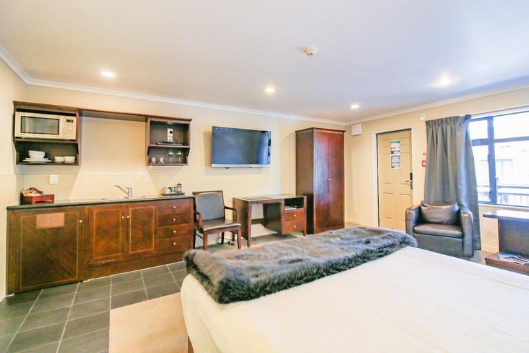 Bedroom 2, Aotea Motor Lodge, Wanganui