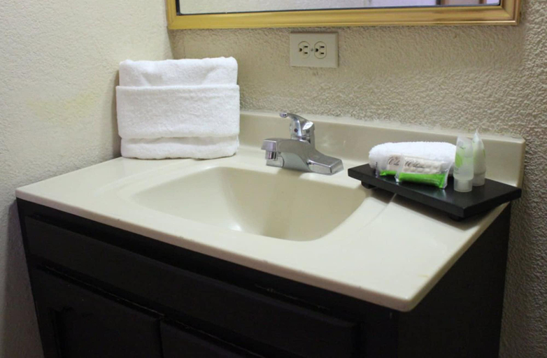 Bathroom, Hotel Villa Del Sol, Mexicali