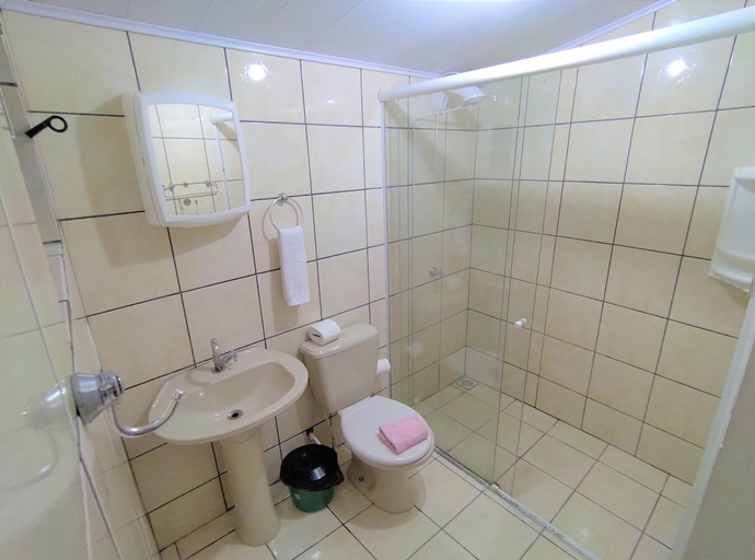 Bathroom, Flores de Bombinhas, Bombinhas