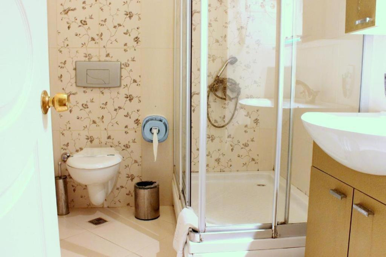 Bathroom 4, Santa Hill Hotel, Beyoğlu
