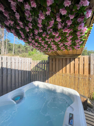 Sport & Beauty 2, Kaoglen-Spruce-Hot Tub-Forrest Setting-Pet Friendly, Perthshire and Kinross