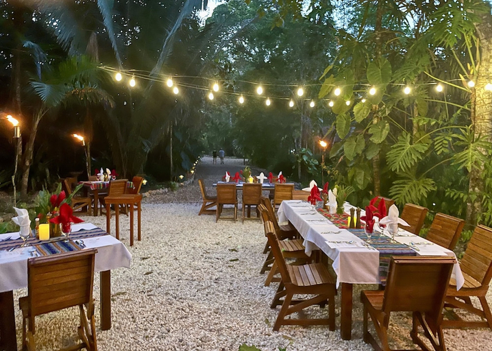 Food & Drinks 4, Mariposa Jungle Lodge