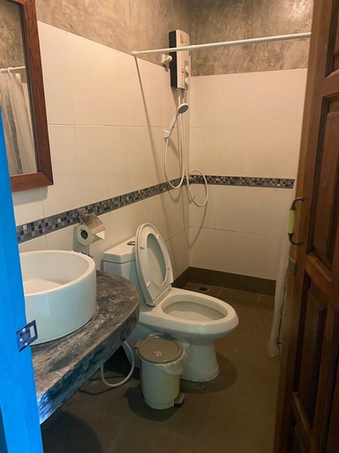 Bathroom 4, Baanplaidoi Resort, Hang Dong