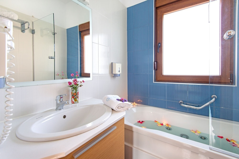 Bathroom 3, Horizon Line Villas, South Aegean