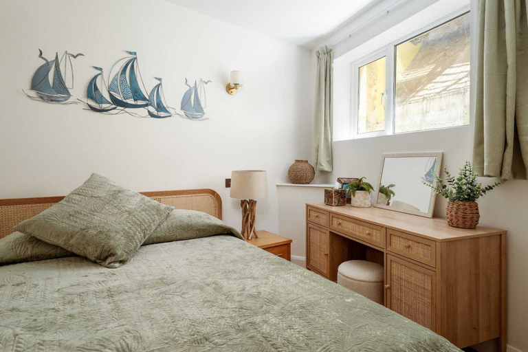 Room 3, Quayside Apartments, Brixham, Torbay