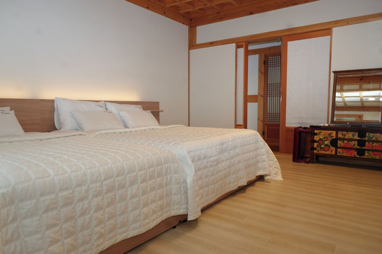 Bedroom 2, Wiyeonjae Hanok Stay, Gyeongju