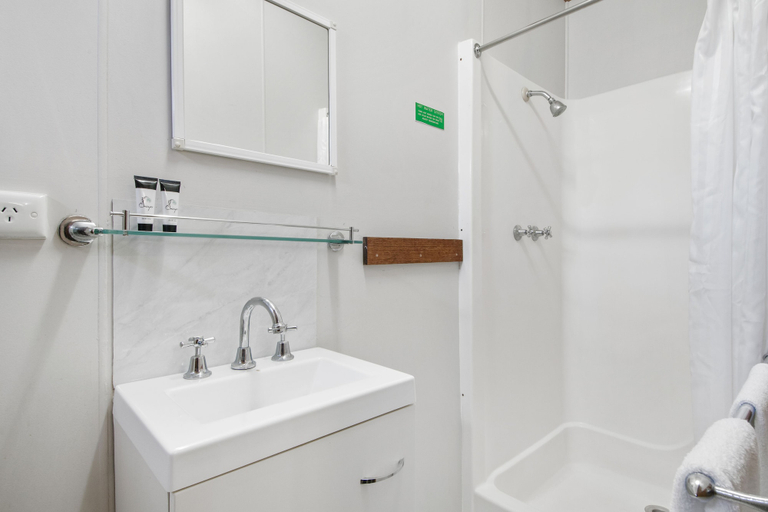 Bathroom 4, Discovery Parks - Swan Valley, Swan