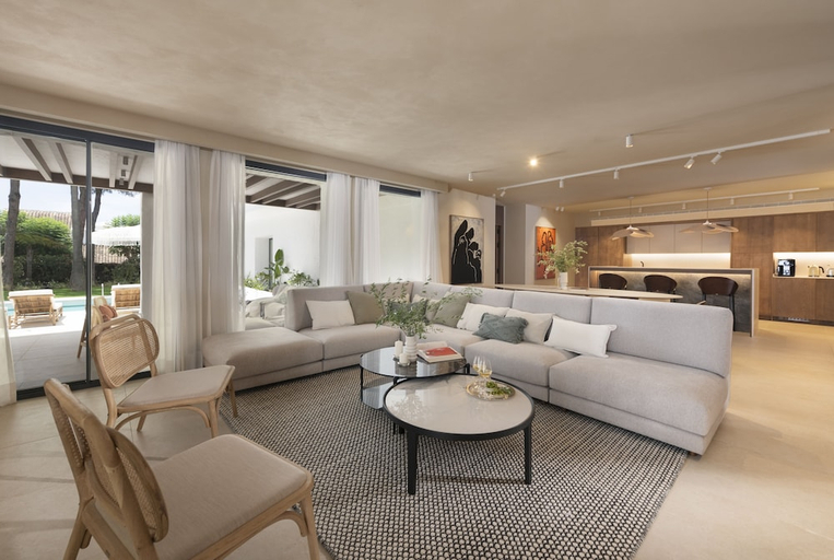 Others 5, Host Villas & Suites, Málaga