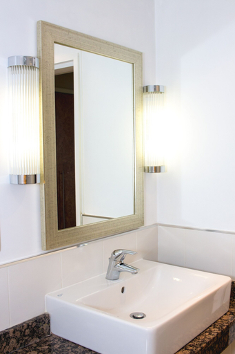 Bathroom 3, Humber Royal Hotel, Lincolnshire