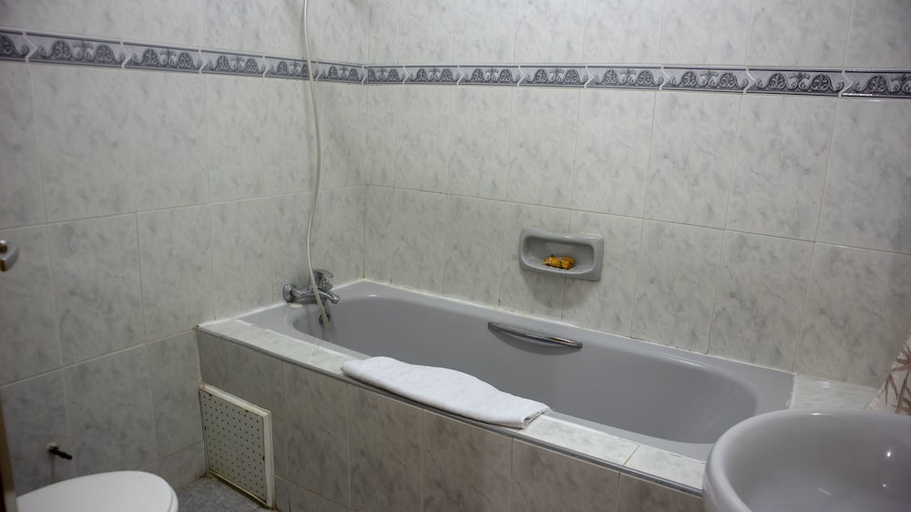 Bathroom 5, Eastgate Hotel, Accra