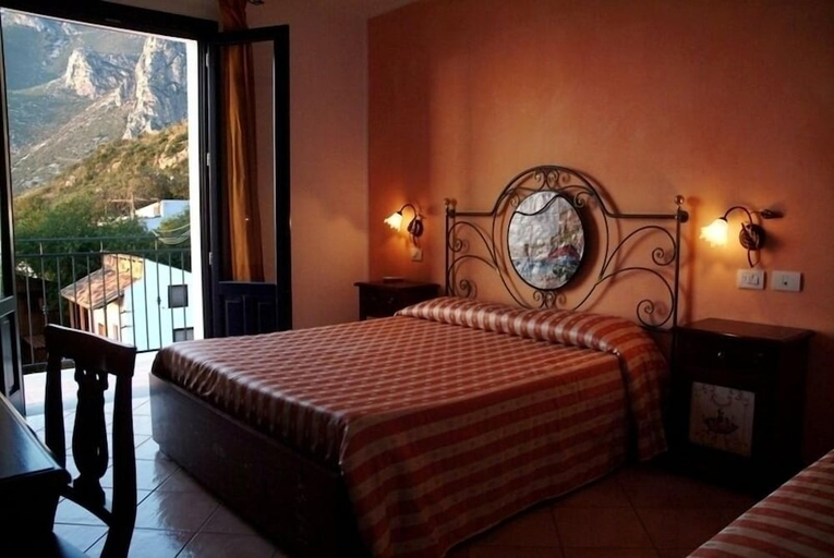 Bedroom 2, Torre Salina, Trapani