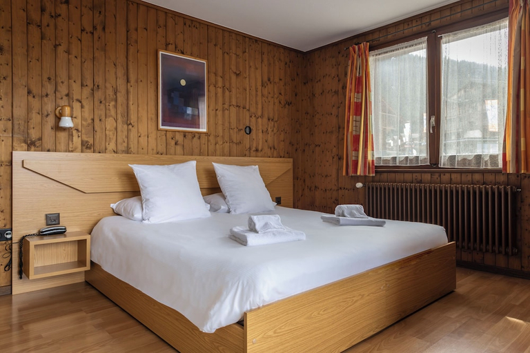 Bedroom 2, Hotel La Rotonde, Entremont