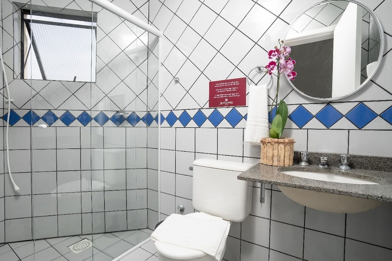 Bathroom, Boulevard Central Canasvieiras Hotel, Florianopolis